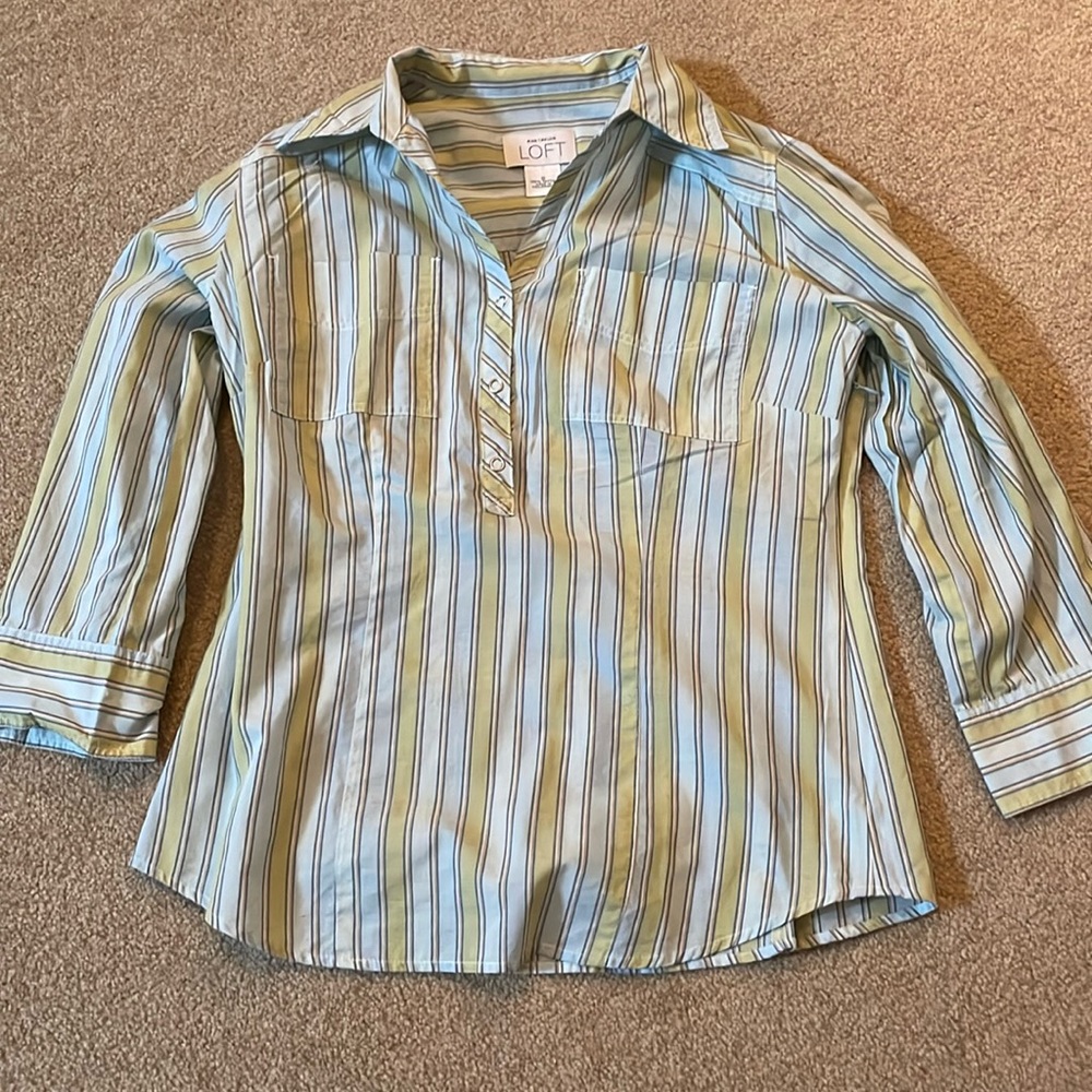 Blue and Green Women’s Collard Mid-Length Sleeve Shirt